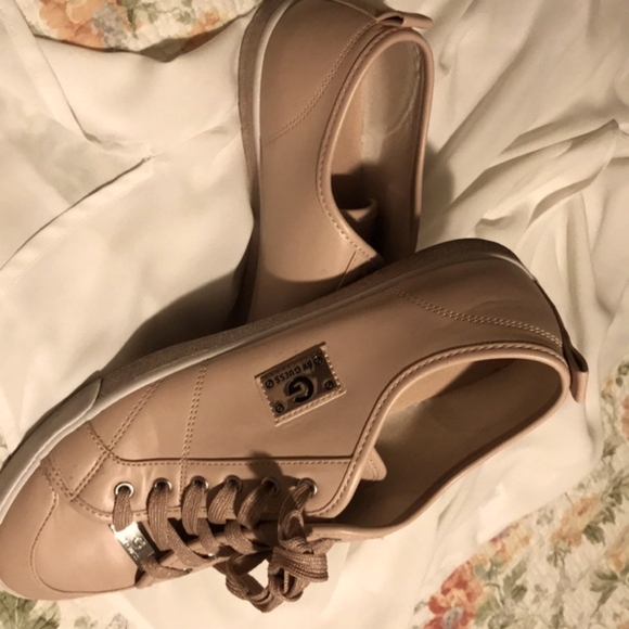COPY - Guess sneakers size 11 very good used condition - Picture 2 of 7